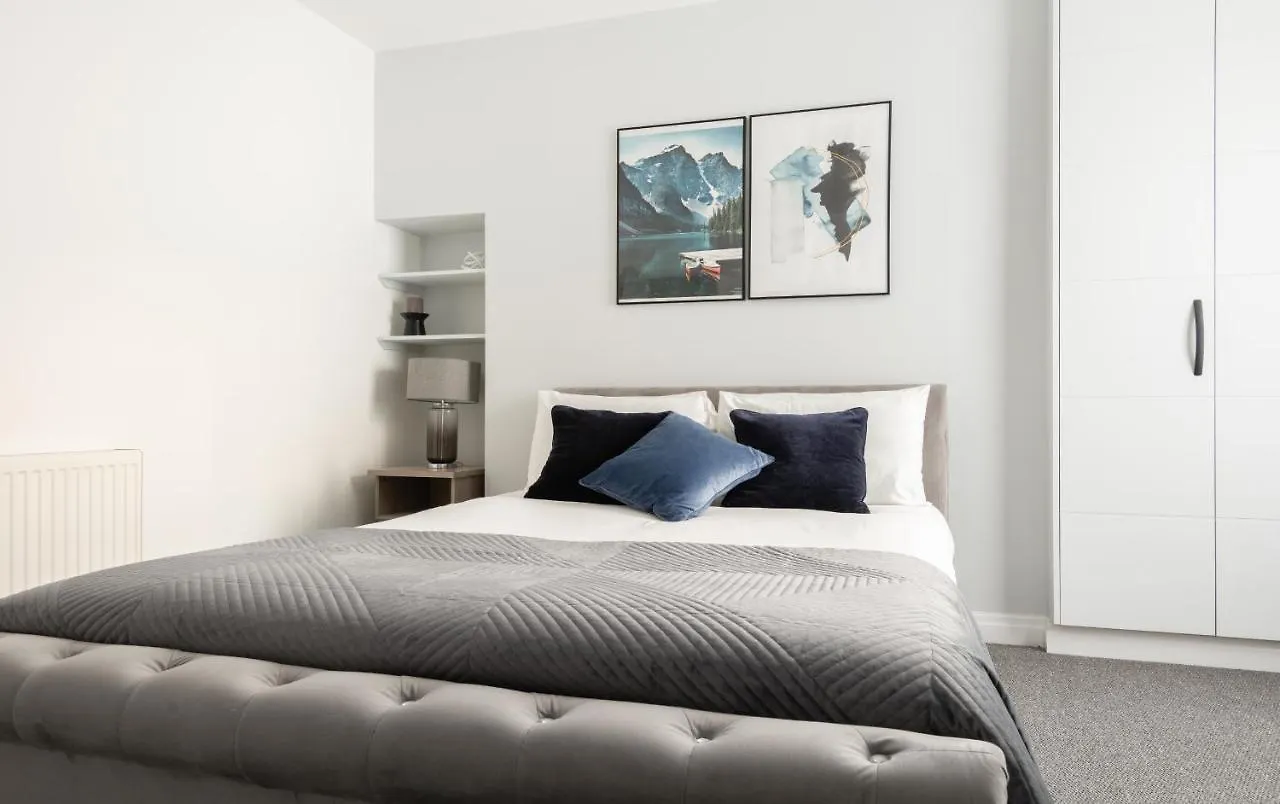 Stunning And Spacious 4 Bed Apr Next To Bricklane London Apartment